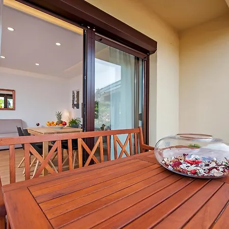 Cal Bianca 878 Apartamento