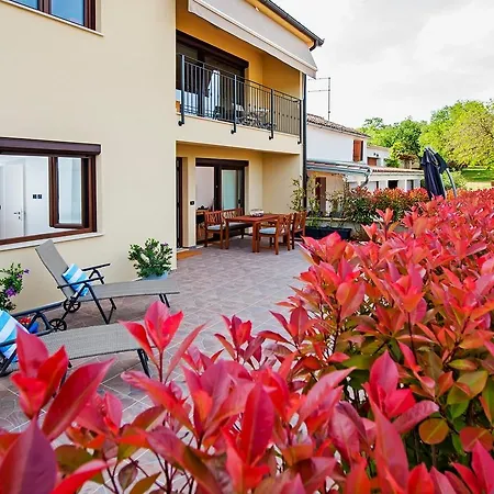 Cal Bianca 878 Apartamento *